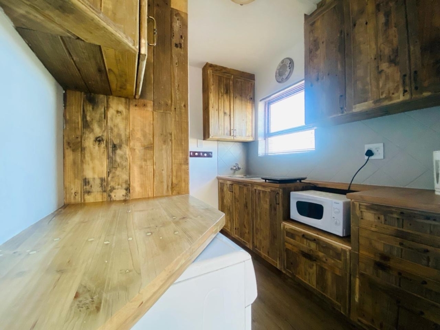 To Let 1 Bedroom Property for Rent in Northcliff Western Cape